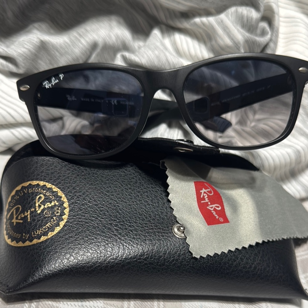 Ray-Ban Classic Black Sunglasses with Case